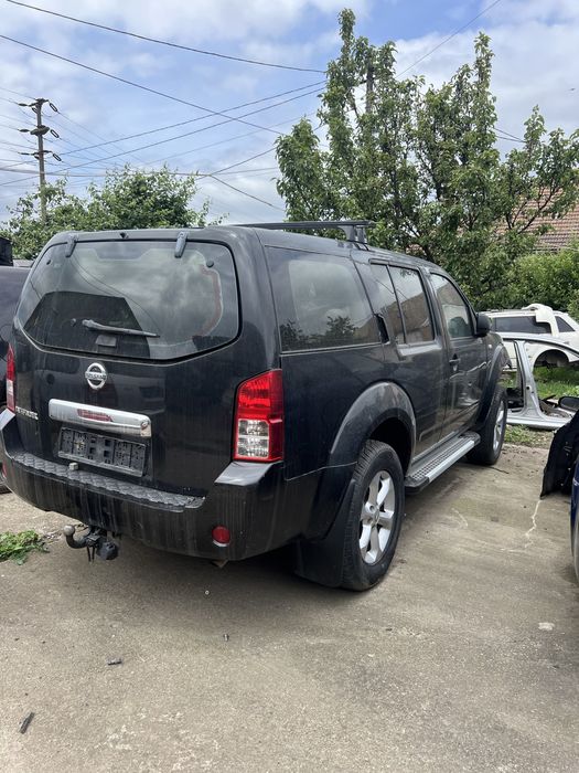 Haion lunetă Nissan Pathfinder ,piese