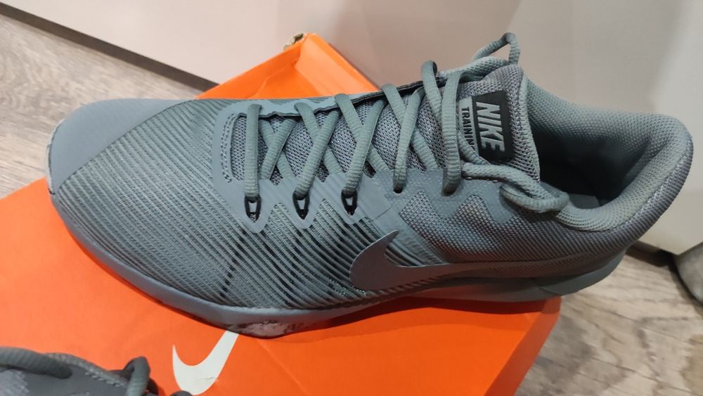 Маратонки найк размер 46