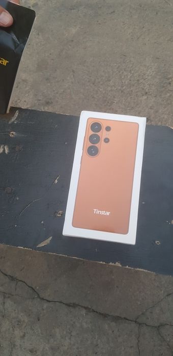 Смартфон  новый tinstar