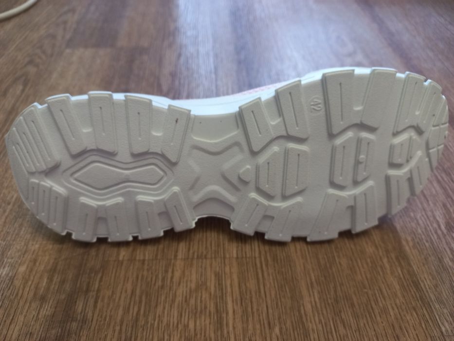 Женские Кроссовки