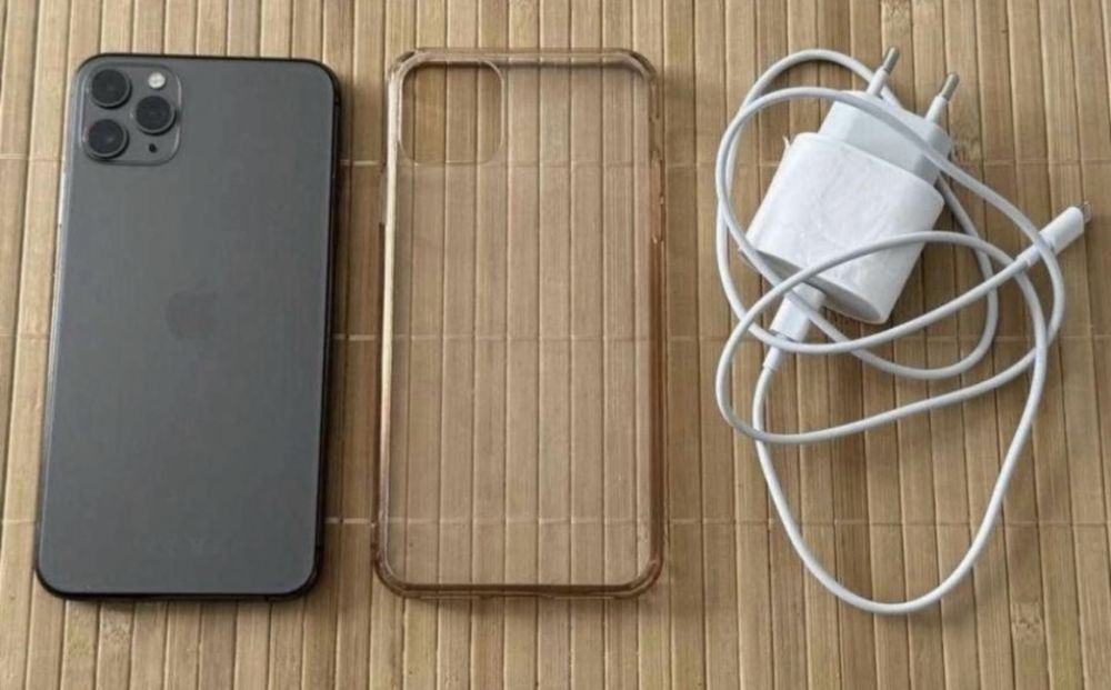 Iphone 11 Pro Max; 64 GB; Bateria: 90%