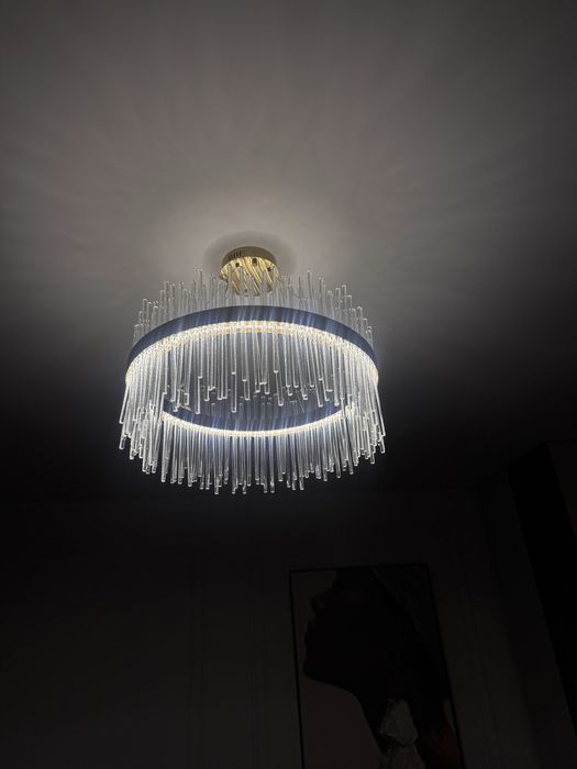 Candelabru nou, doar desfacut