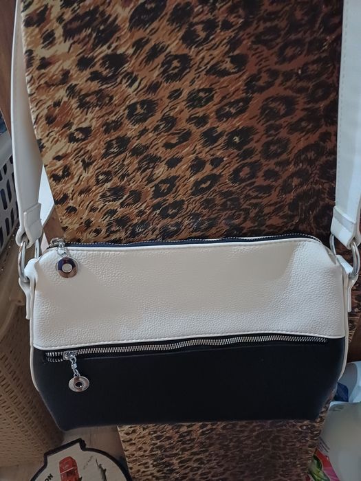 Дамска чанта през рамо