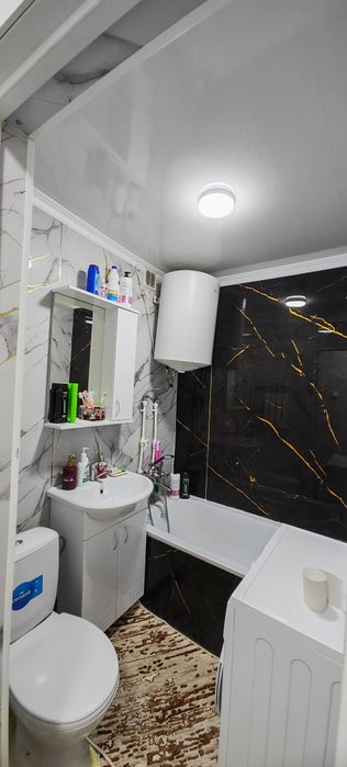 Продаётся 1- Ком Квартиру ,В центре Площадь.