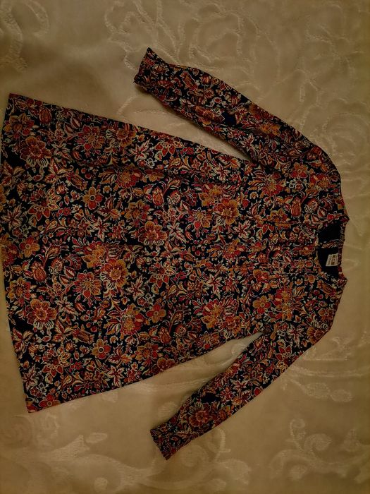 Rochita Newness, noua fără etichetă, varsta 6 ani