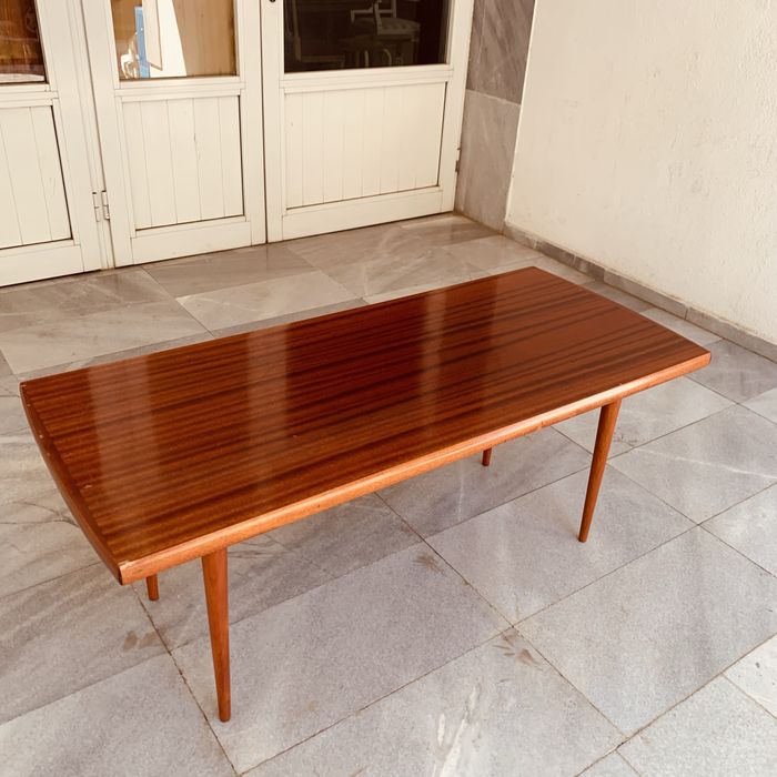 Продавам ретро маса в стил Mid-Century Modern – 60-те години