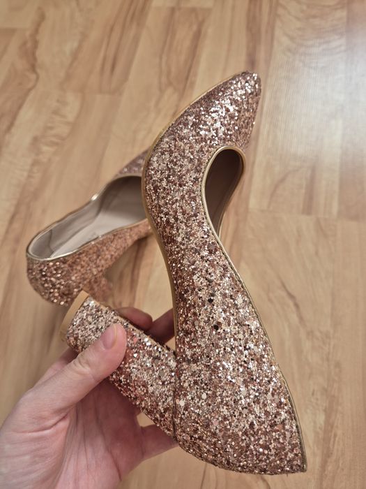 Vand pantofi marimea 36