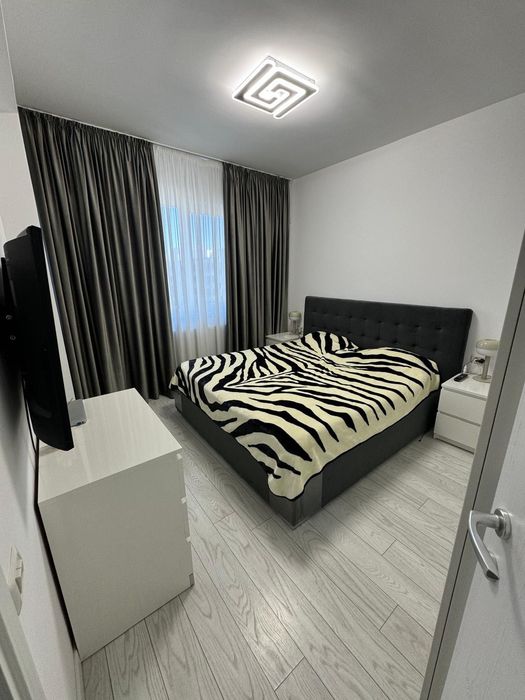 Închiriez apartament