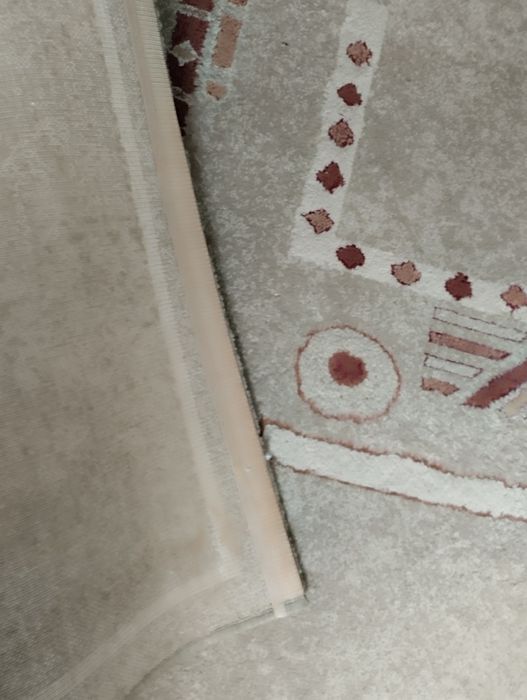 Vand patru mochete și covor persan