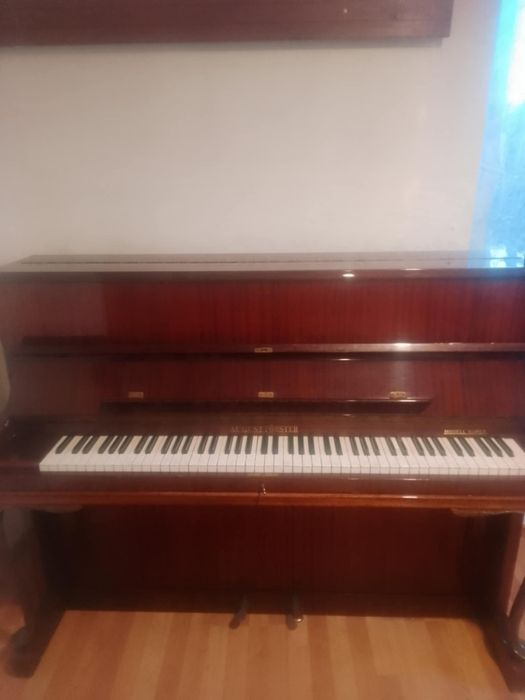 Пияно August Forster 1970 г. Model Super