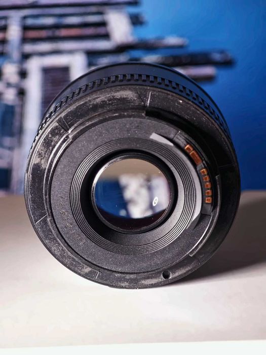 Canon EF 50mm f/1.8 II, 52 mm