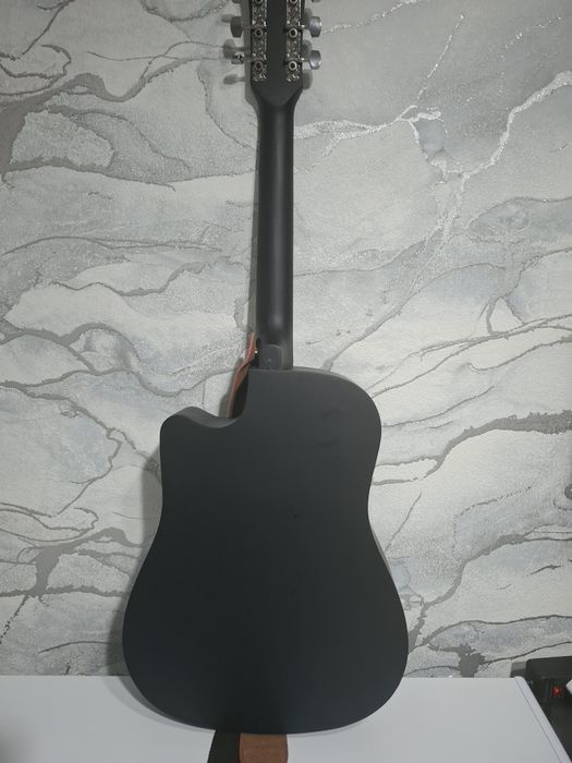 Акустическая гитара