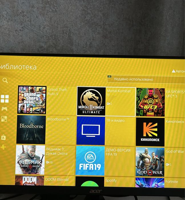 Продам Playstation 4