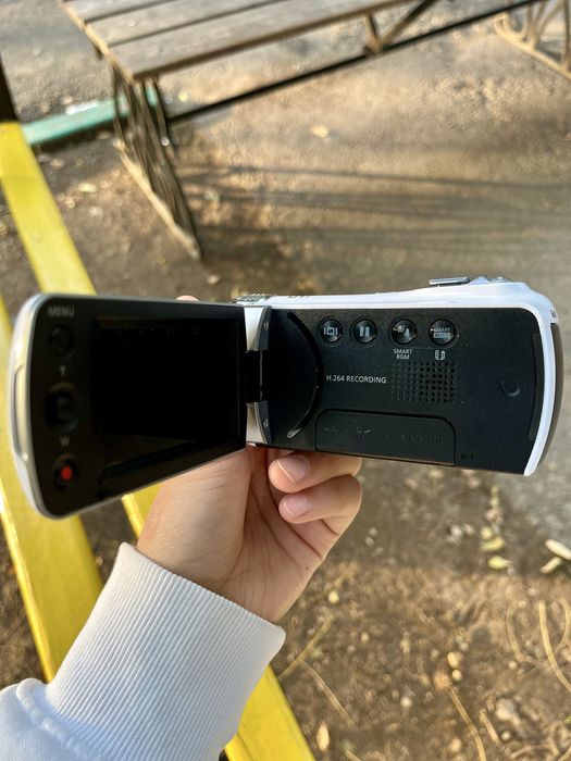 Фотоаппарат Samsung HMX-F90.