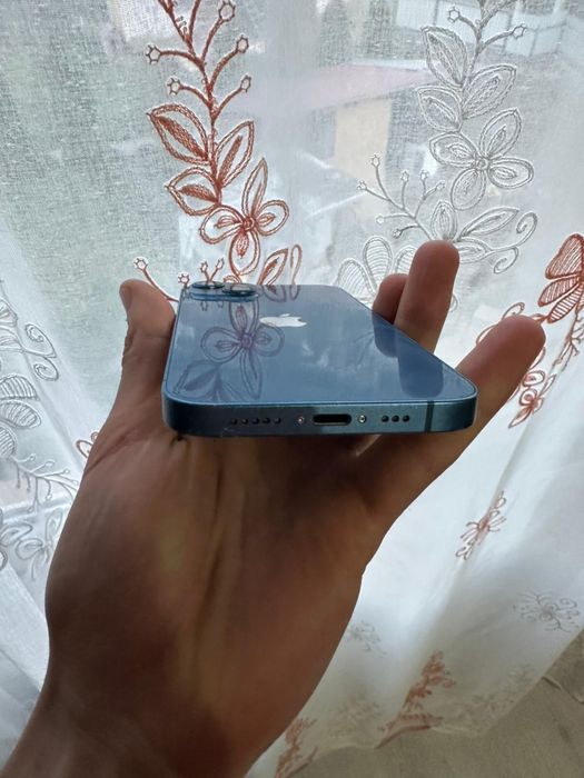 Vând Schimb iPhone 13 Blue 128 GB stare foarte bună
