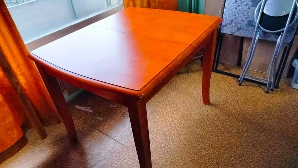 Трапезна маса разтегателна