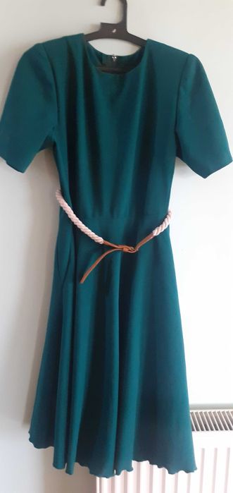 rochie verde din stofa