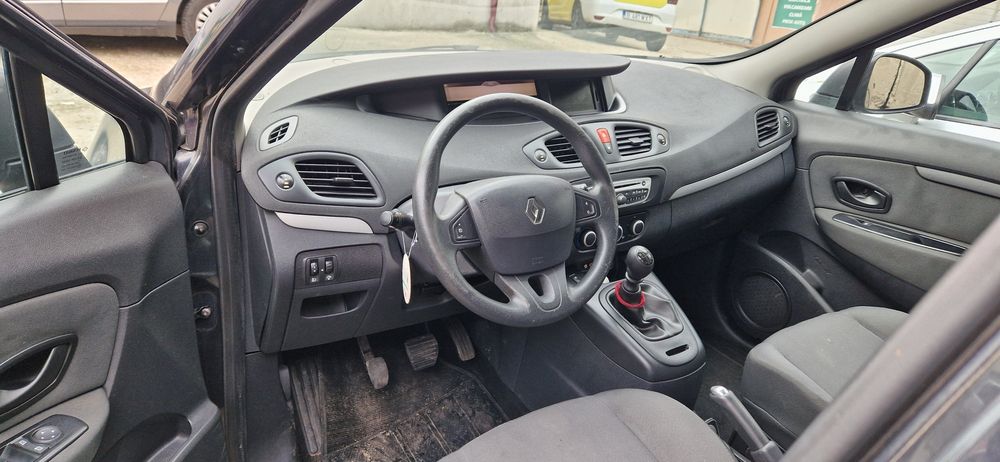 RENAULT Scenic 2011 — imagine 2