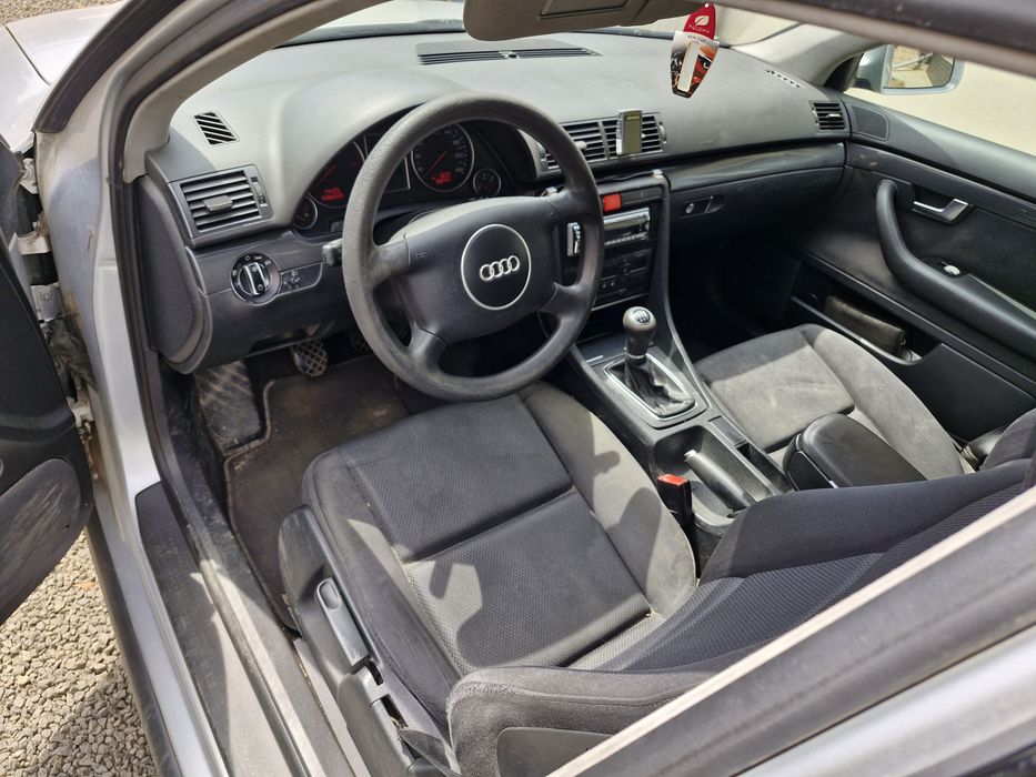 AUDI A4 2001 — imagine 4