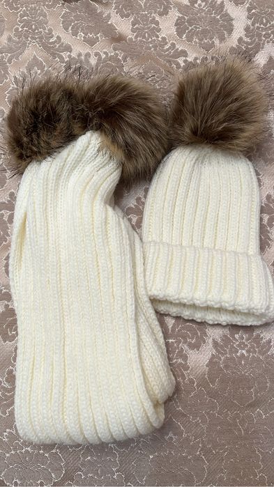 Продам детский комлект шапка и шарф