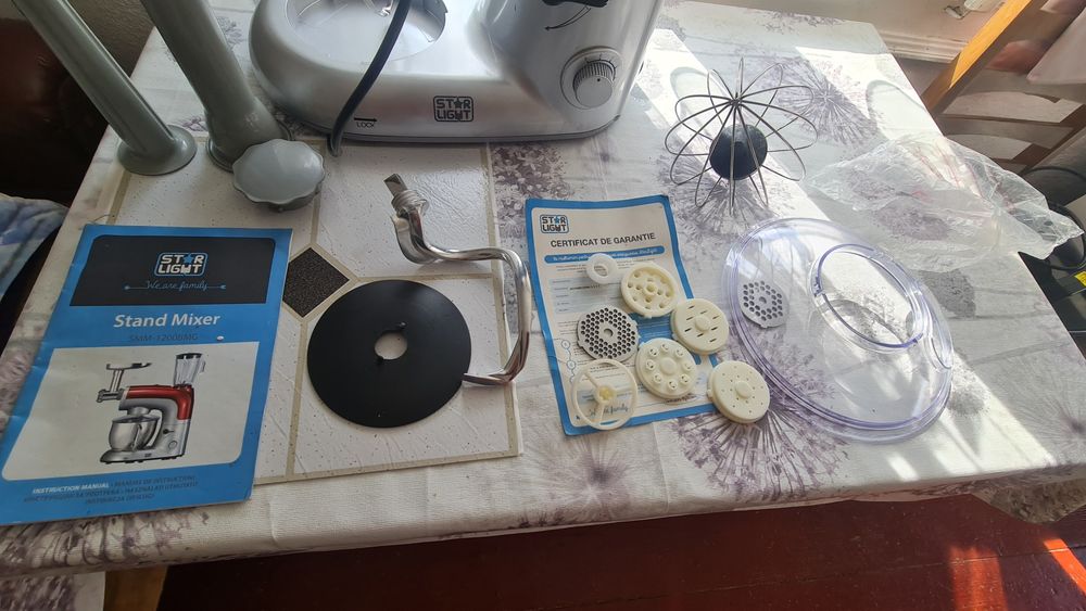 Mixer robot de bucătărie