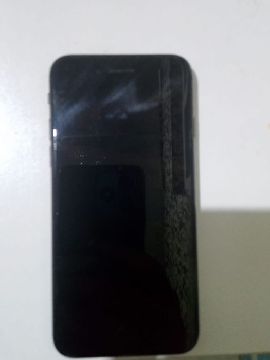 Iphone se 2020 в хорошем состояние