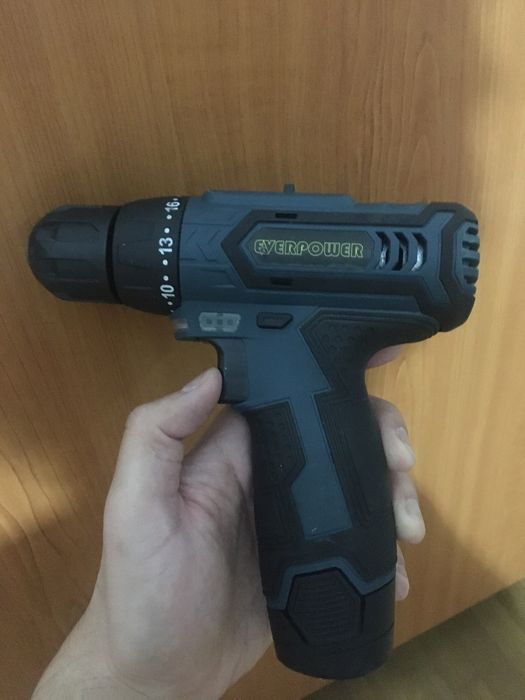 Bormasina cu acumulator