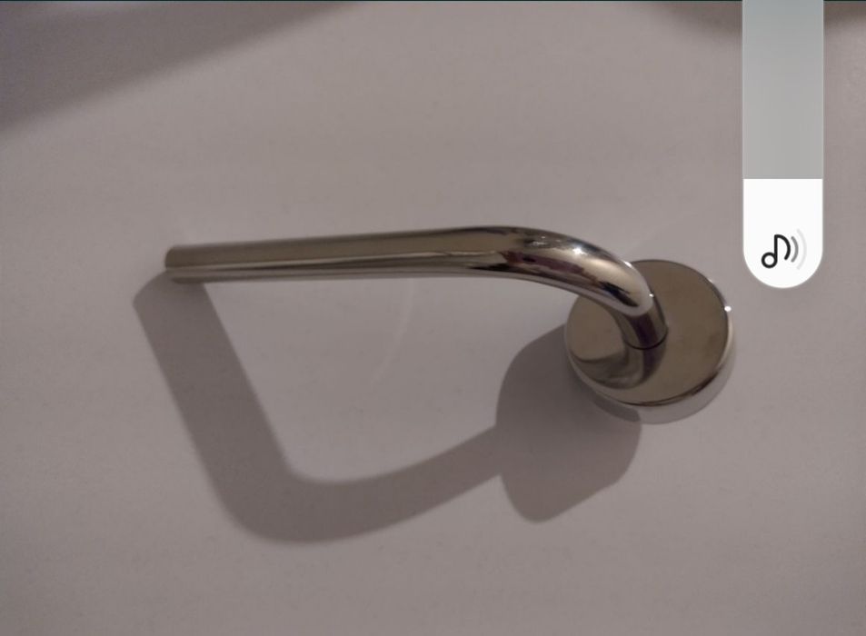 Поставка за тоалетна хартия и закачалка за баня