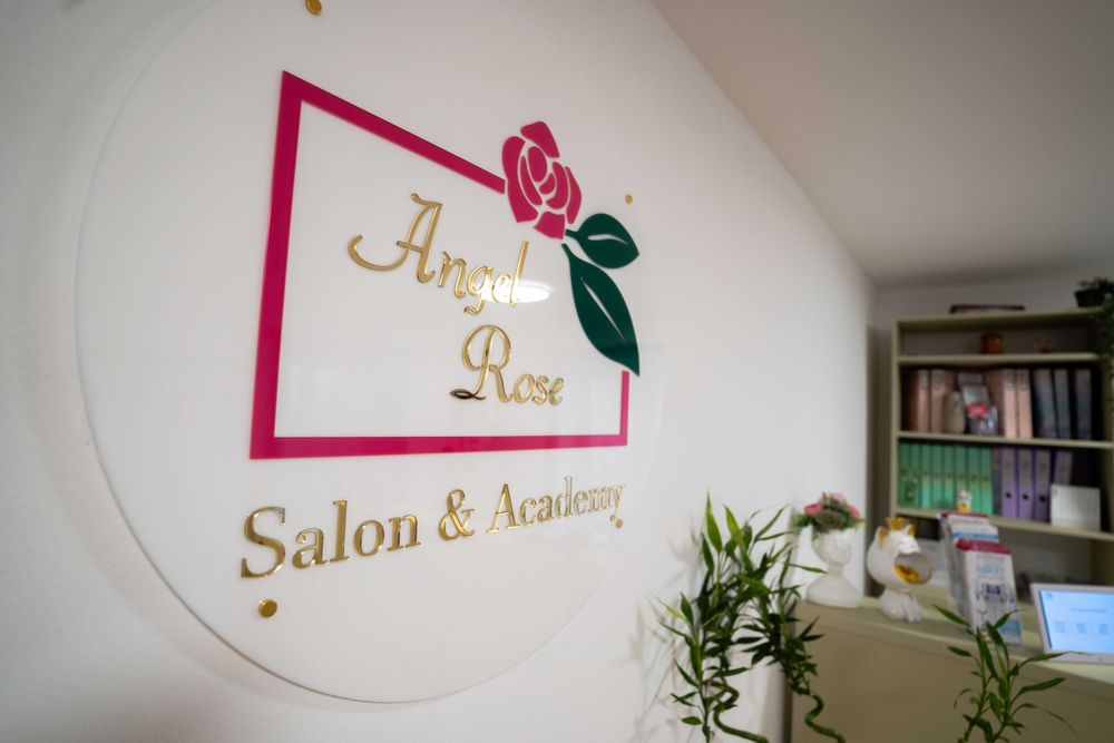 inchiriere post extensii de gene si post manichiura