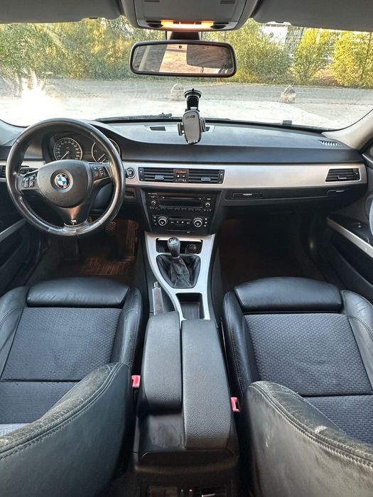 Vând BMW 318d N47