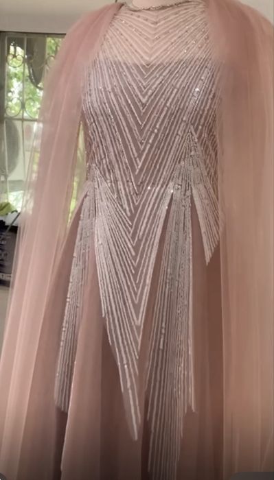 Шикарное новое платье