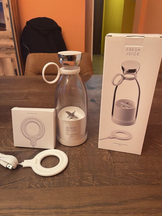 Преносим мини блендер с батерия 50 w 1400 mAh ,безжично зареждане