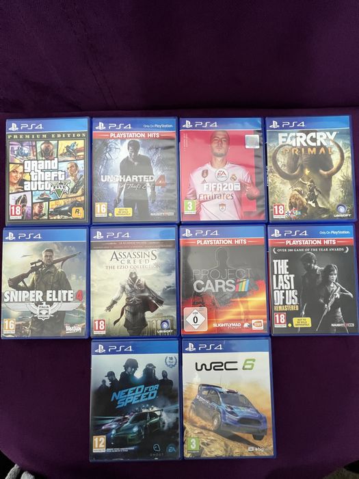 Vând PS4 Slim Limited Edition