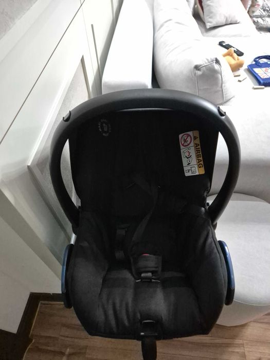 Продам автокресло Maxi-Cosi 0+