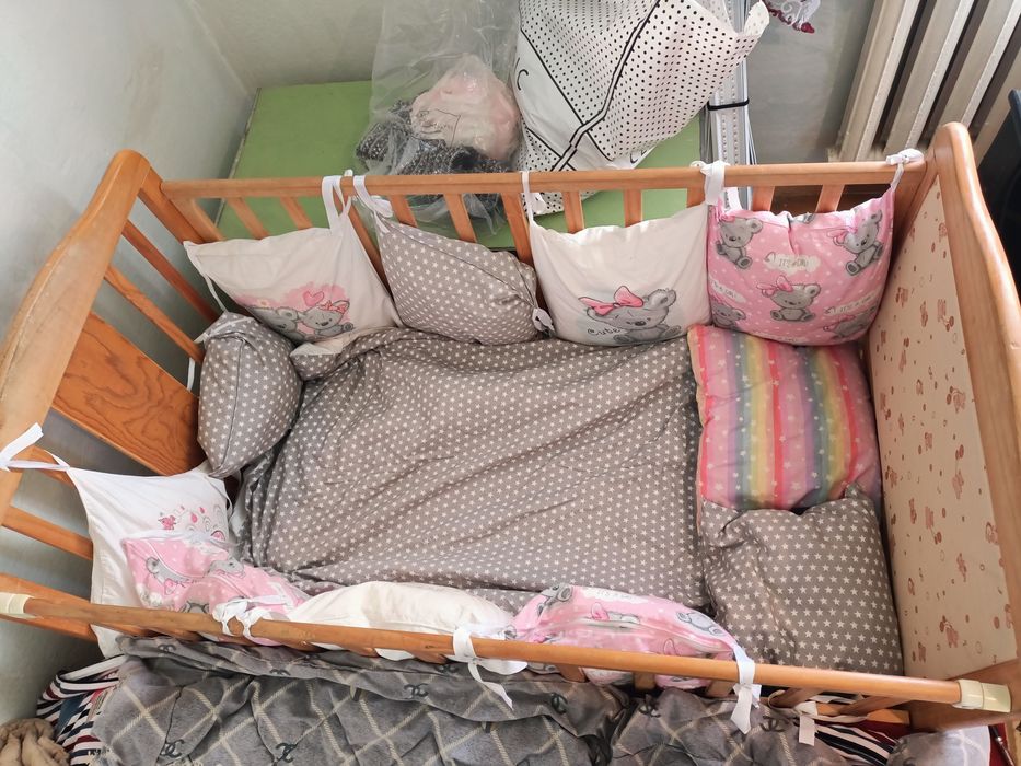 Продам манежку в хорошим состаяние