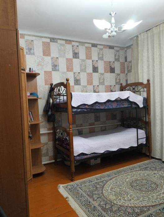 Продается квартира 3 комнатная.