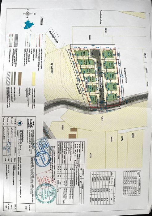 Vând  parcele de teren construcții  de 5-6 sau 7 ari Dragomirna