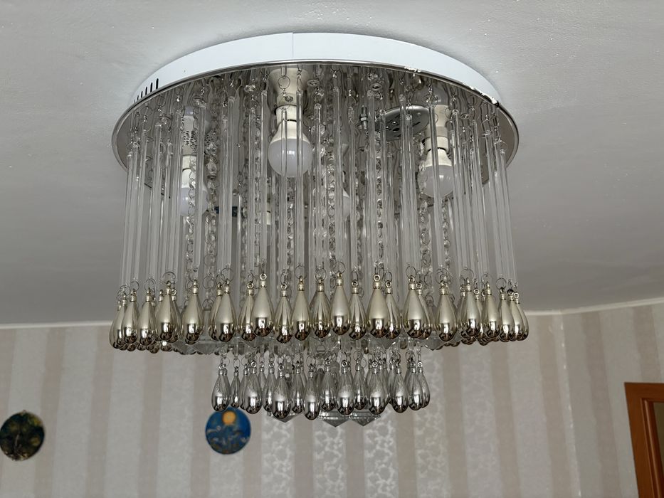 Люстра с подвесками