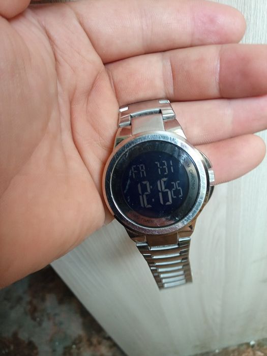 Часы Skimei серебряного цвета