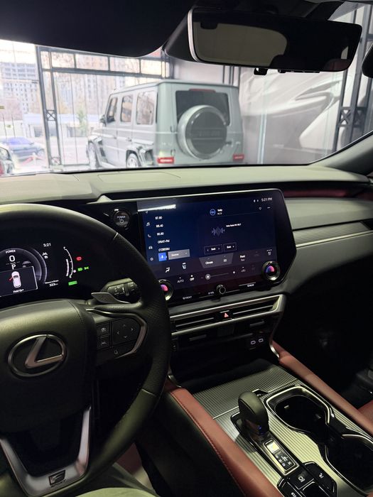 Продается Lexus RX500h F Sport 2024