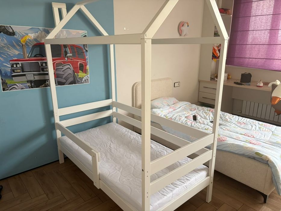 Продам деткую кровать домик