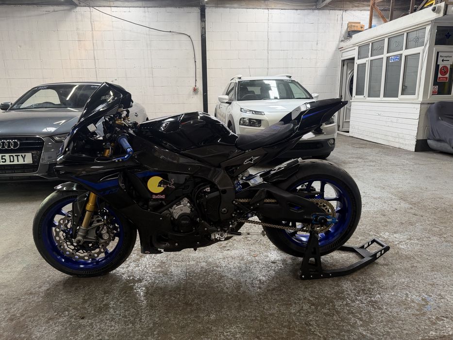 Yamaha R1M 2015 Full Carbon, Akrapovic