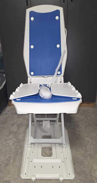 Инвалидное кресло (подъемник)