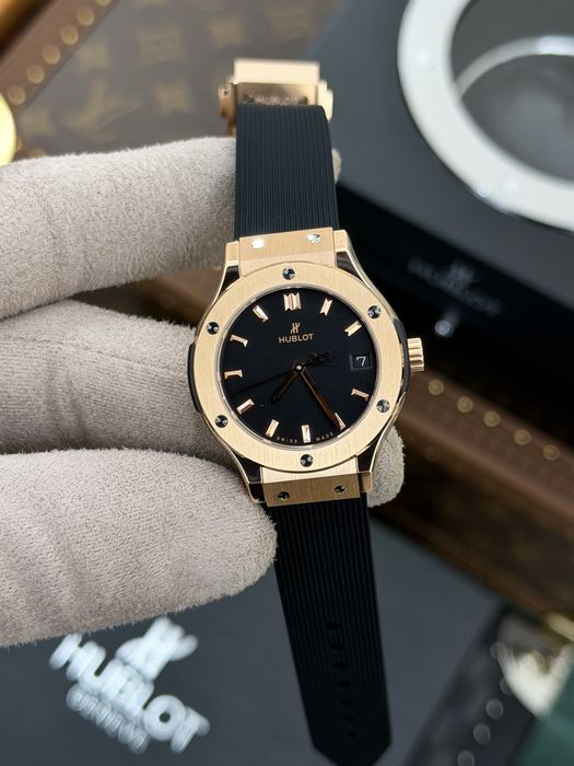 Hublot Classic Fusion Lady  33mm  Gold