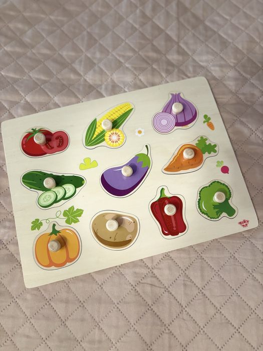 Лот от играчки  и книжки little dutch Toky toy Goki