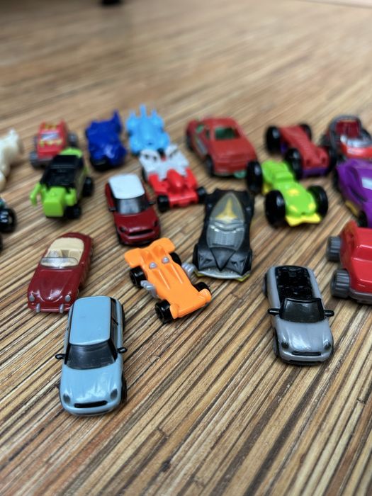 Колекция стари играчки колички от kinder и други