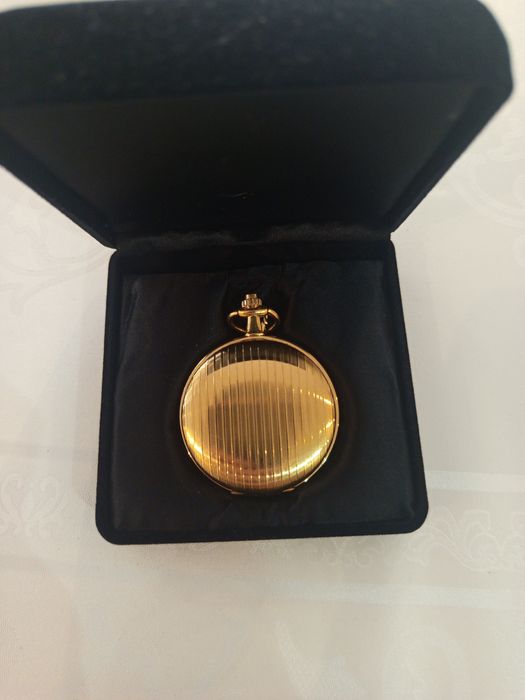 Карманные часы Royal Quartz