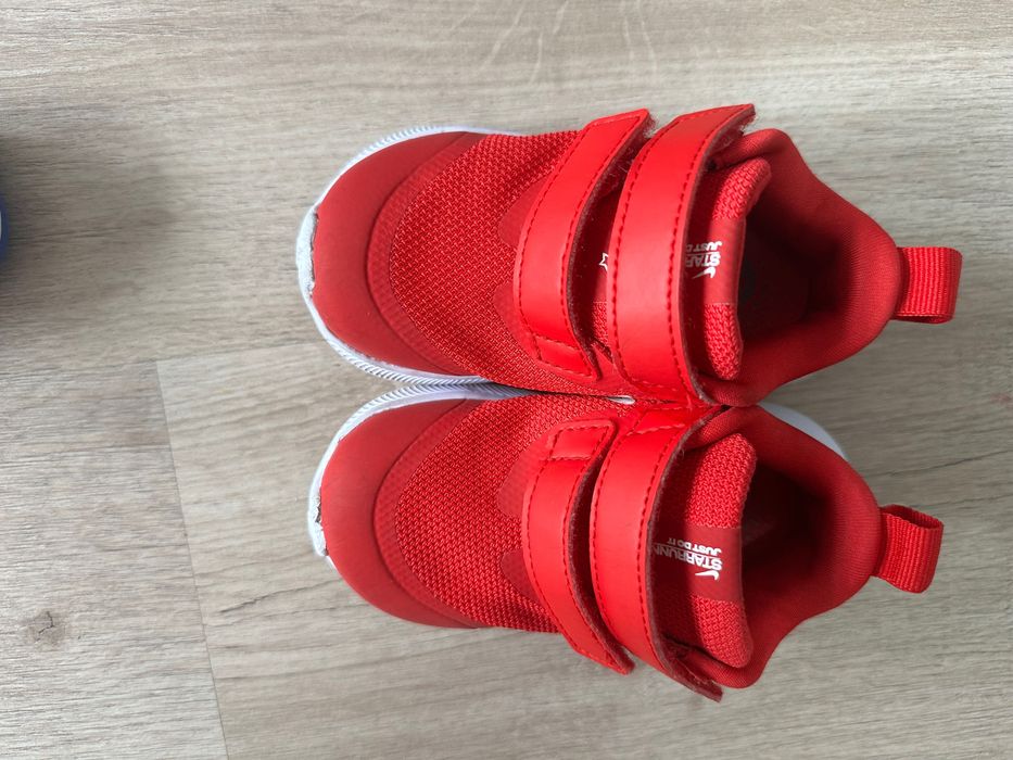 маратонки Adiddas/Nike/21/22 номер