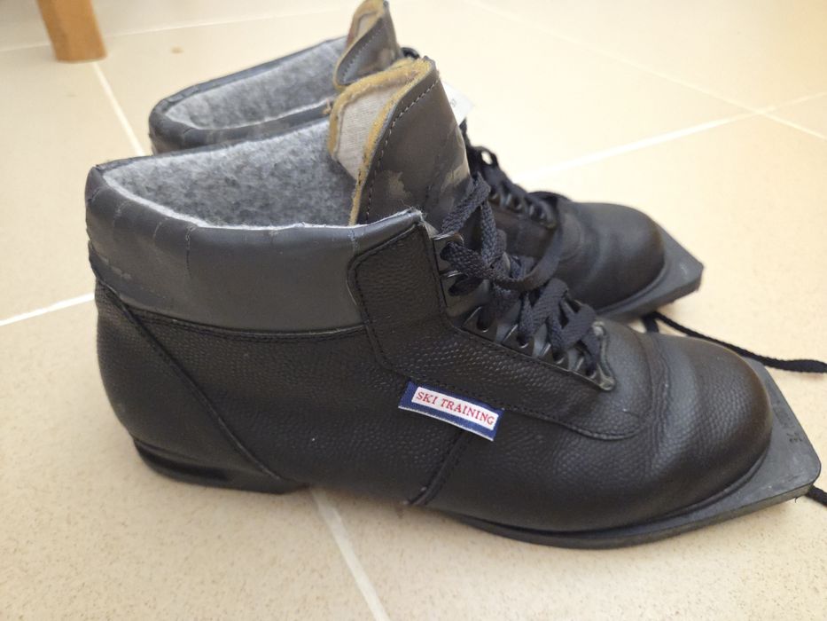 Лыжные ботинки по 3000, 43, 44 размера