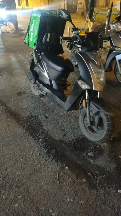 Scuter kymco fara permis